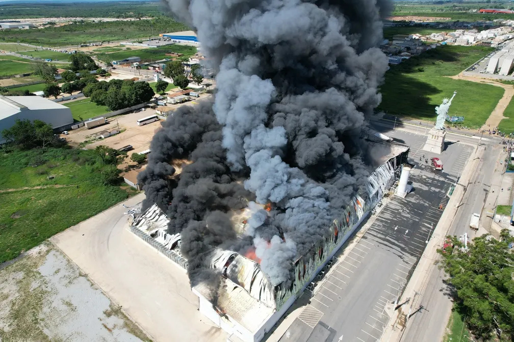 Veja antes e depois da loja da Havan atingida por incêndio na Bahia