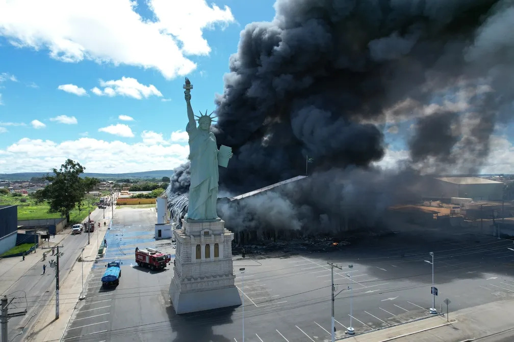 Veja antes e depois da loja da Havan atingida por incêndio na Bahia