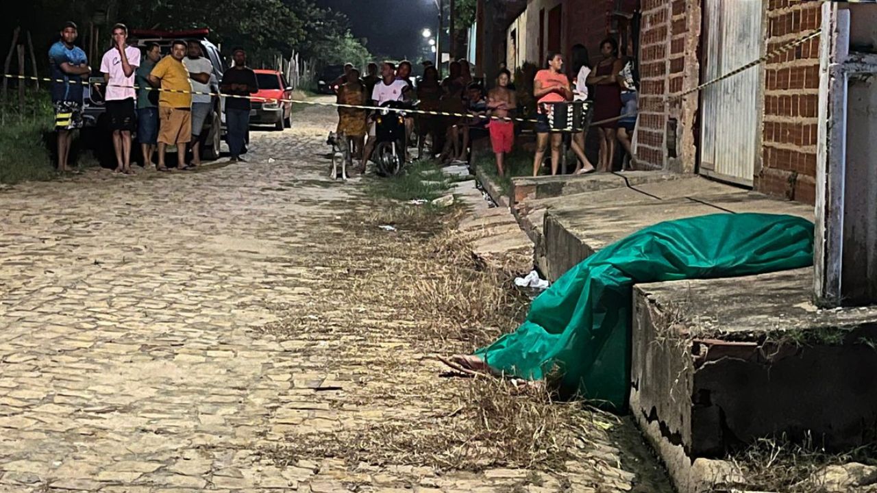 Jovem é Assassinado A Tiros Na Porta Da Casa Da Mãe Na Zona Leste De