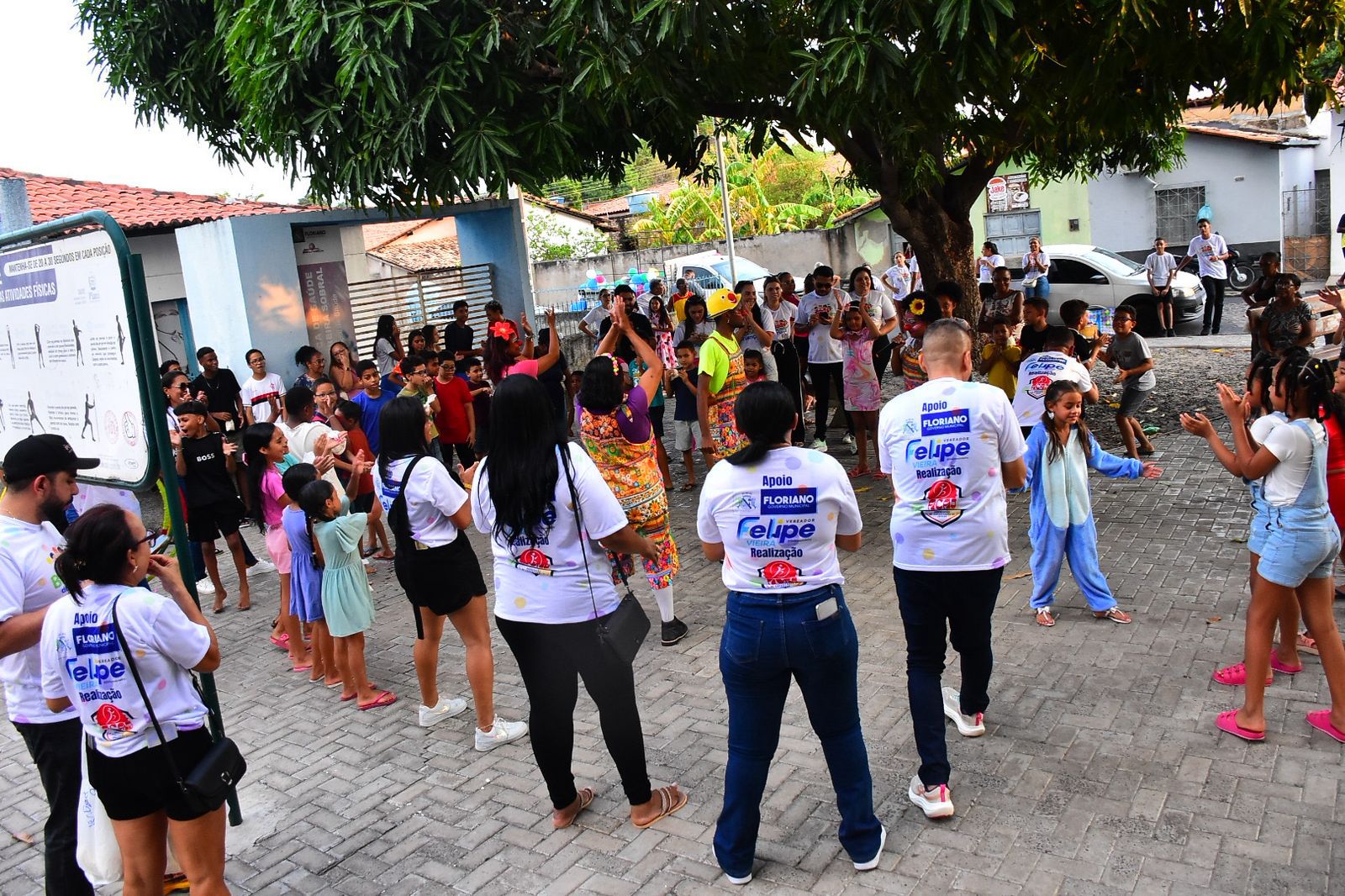 Vereador Felipe Vieira executa projeto “Brincadeira de Criança” em bairros de Floriano, no Piauí