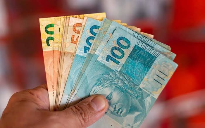 Auxílio Brasil vai dar adicional de R$ 200; descubra quem terá direito - Economia