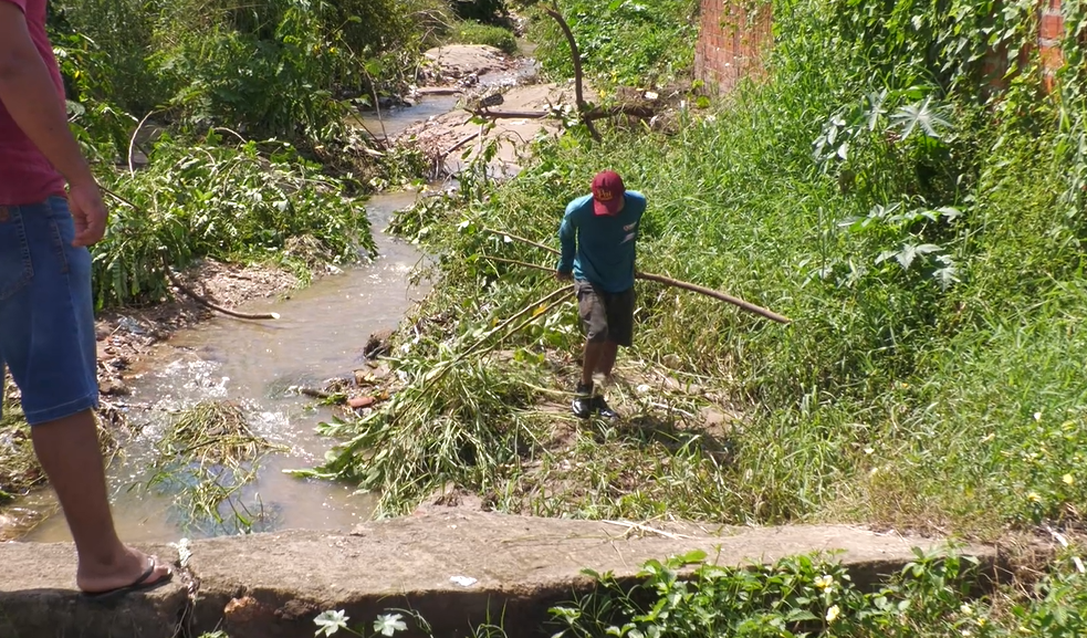 Cratera no bairro Areias, zona Sul de Teresina