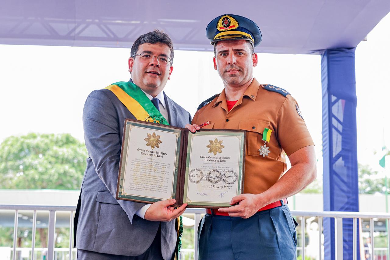 Rafael Fonteles entrega Medalha da Ordem do Mérito Renascença a 33 personalidades