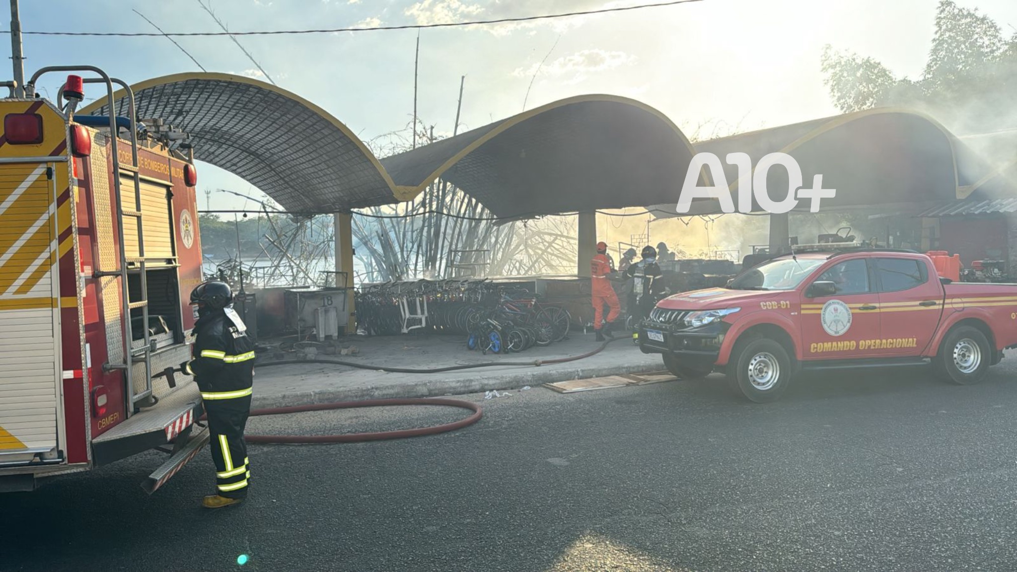 Incêndio atinge Troca-Troca, em Teresina