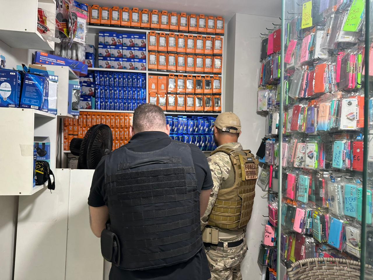 Polícia deflagra Operação Interditados 4 e fecha lojas no Centro de Teresina