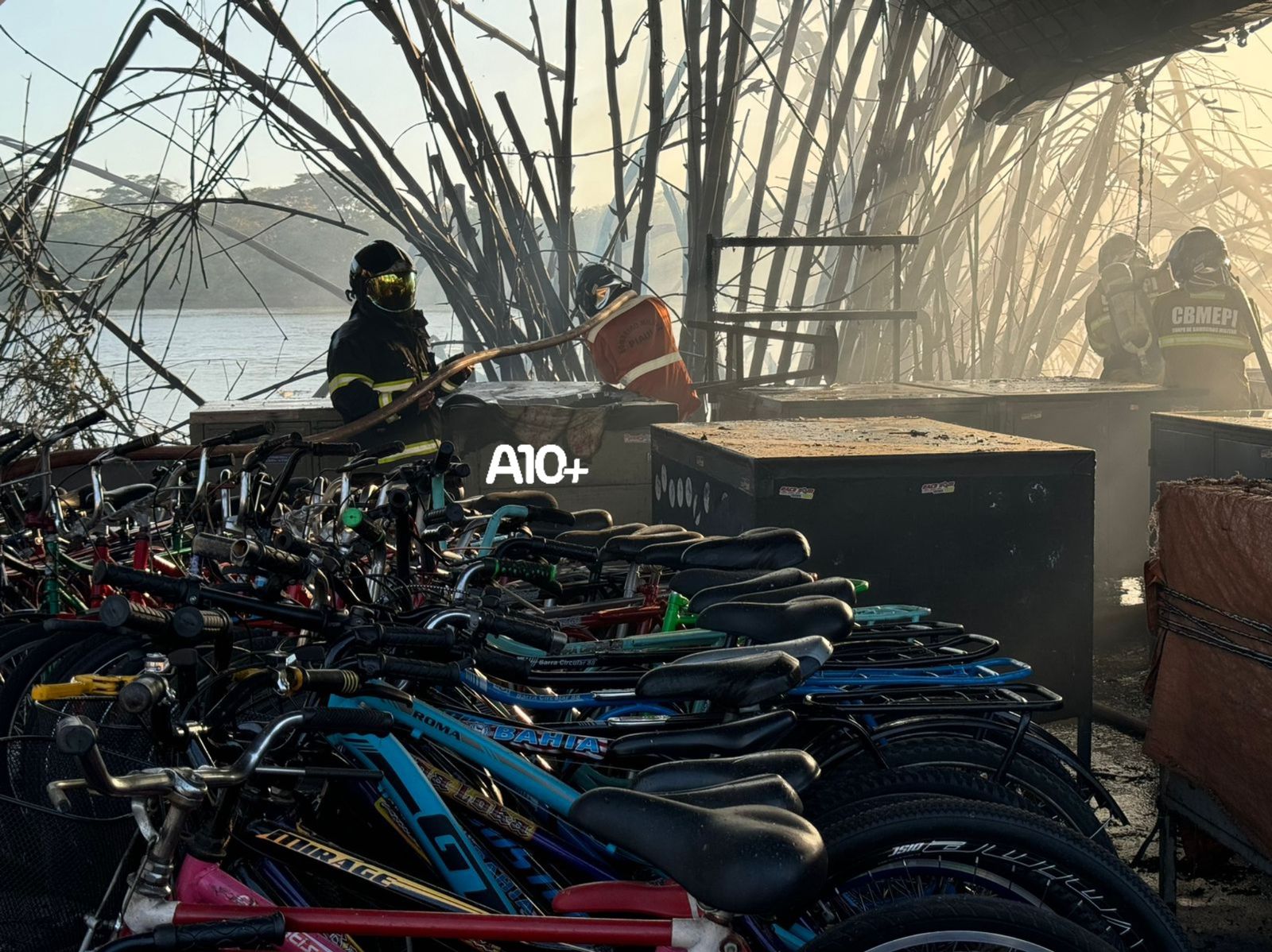 Incêndio atinge Troca-Troca, em Teresina