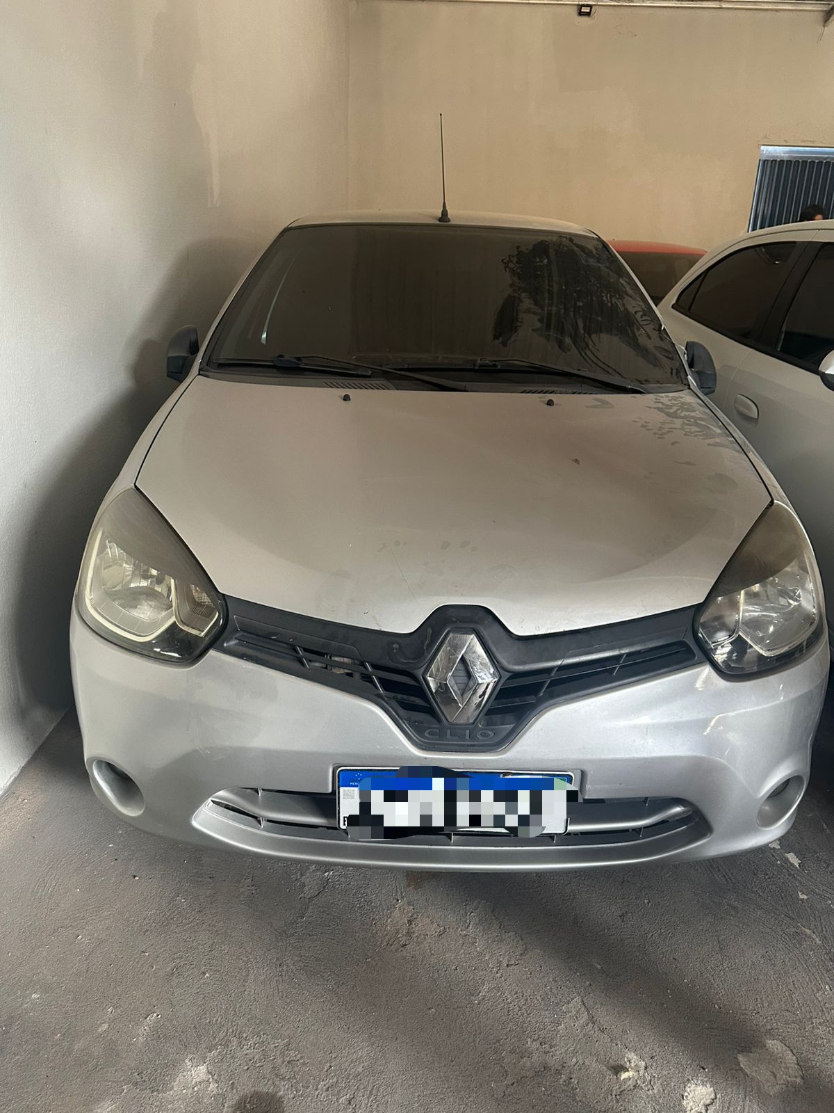 Polícia Civil apreende veículos em depósito clandestino na zona Sul de Teresina