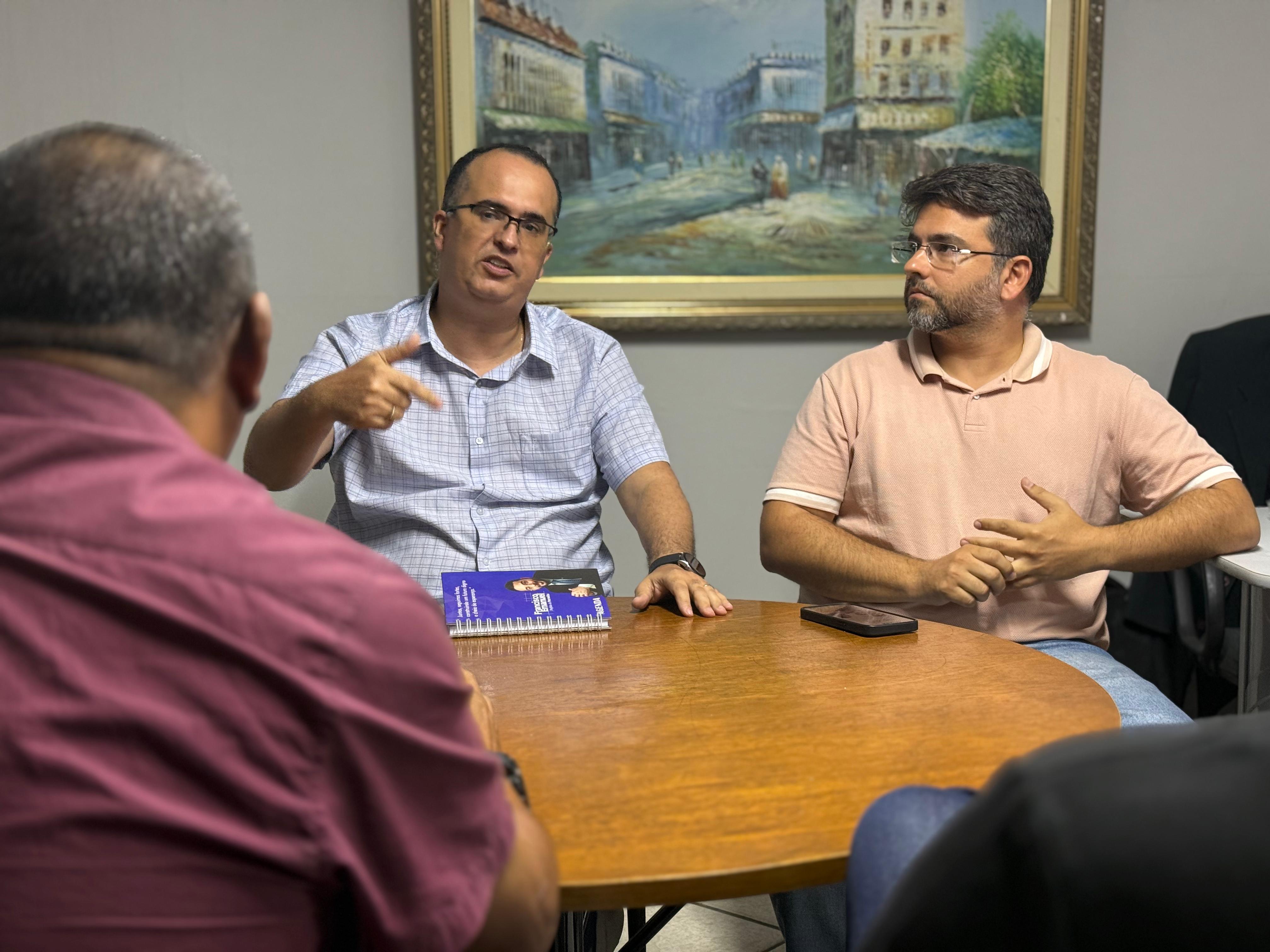 Prefeitura de Parnaíba inicia diálogo com o Sindicato da Saúde para reajuste salarial após 14 anos de defasagem