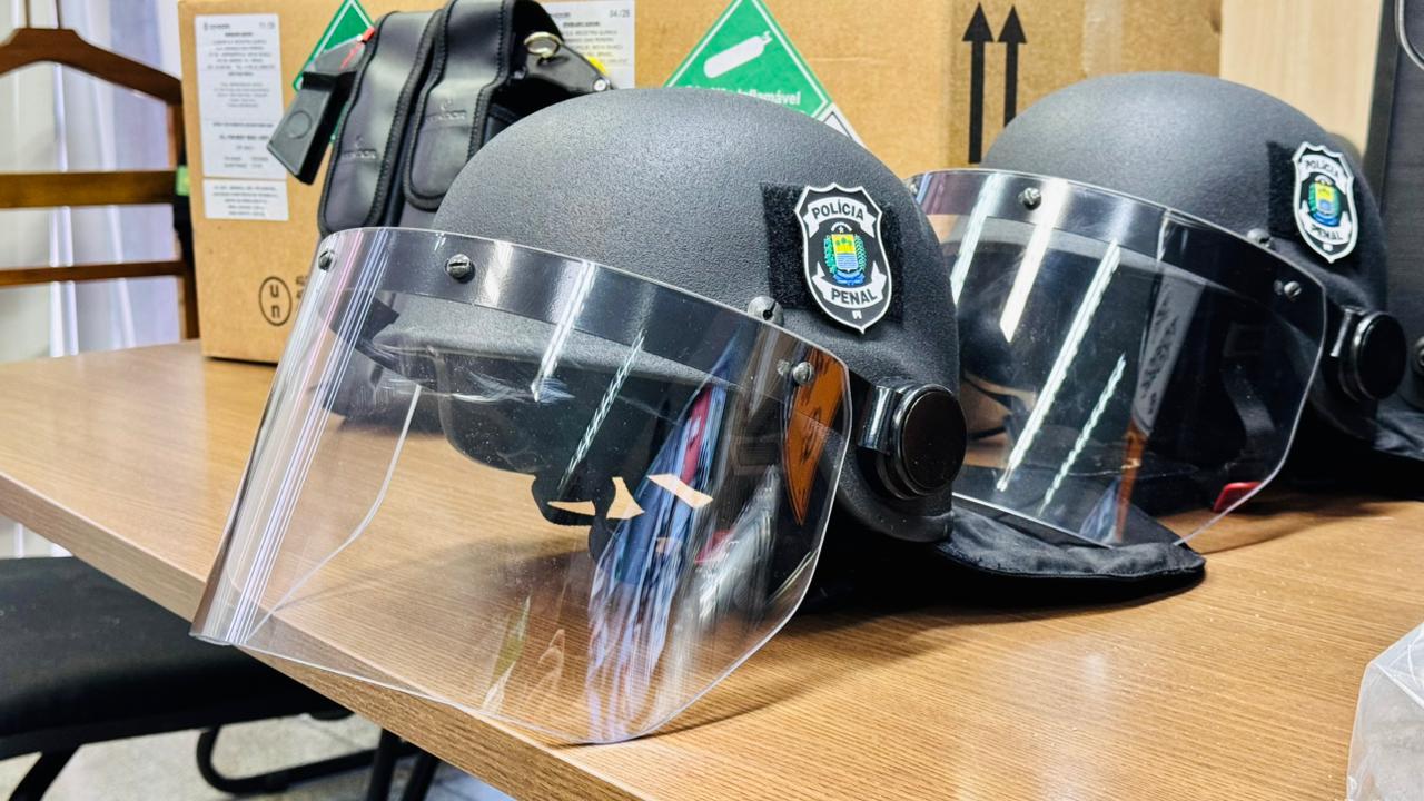 Sejus entrega equipamentos de proteção balística e de menor potencial ofensivo à Polícia Penal
