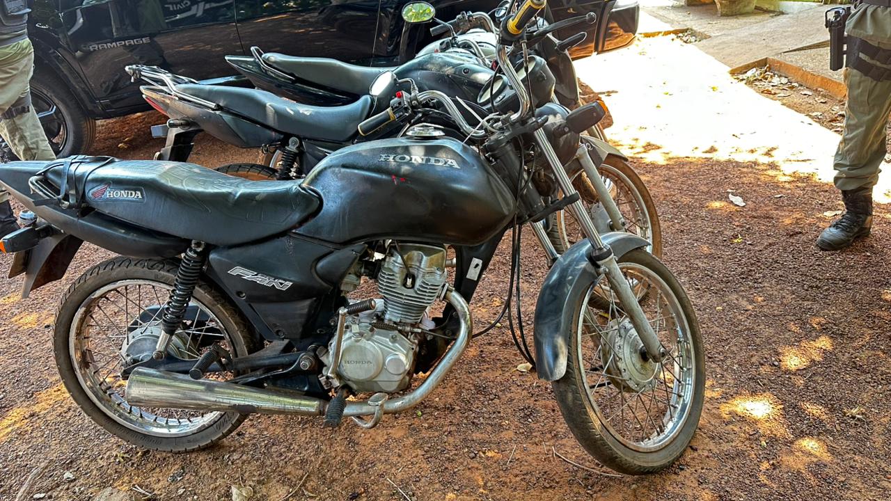 Cinco pessoas são conduzidas e motocicletas roubadas são apreendidas em 'Operação Rastreados' no interior do Piauí