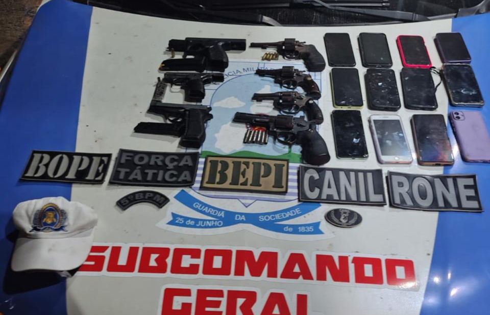 Operação apreende armas, drogas e conduz mais de 10 pessoas na zona Norte de Teresina