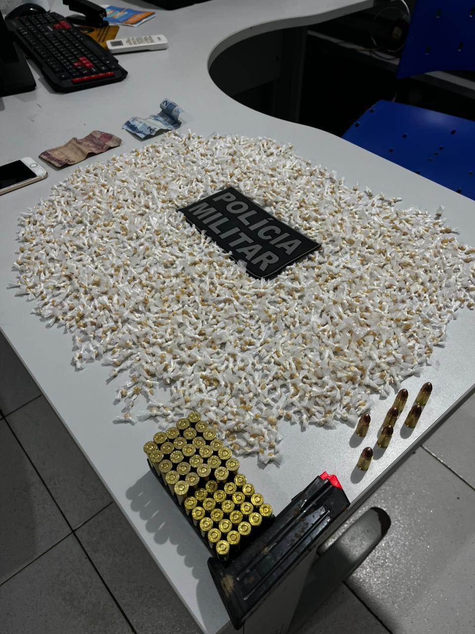 Mulher é presa com mais de 2,3 mil pedras de crack e munições na rodoviária no norte do Piauí