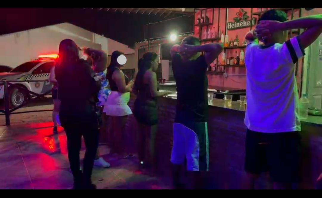 Após série de denúncias, polícia interdita estabelecimento por suspeita de exploração sexual no litoral do Piauí
