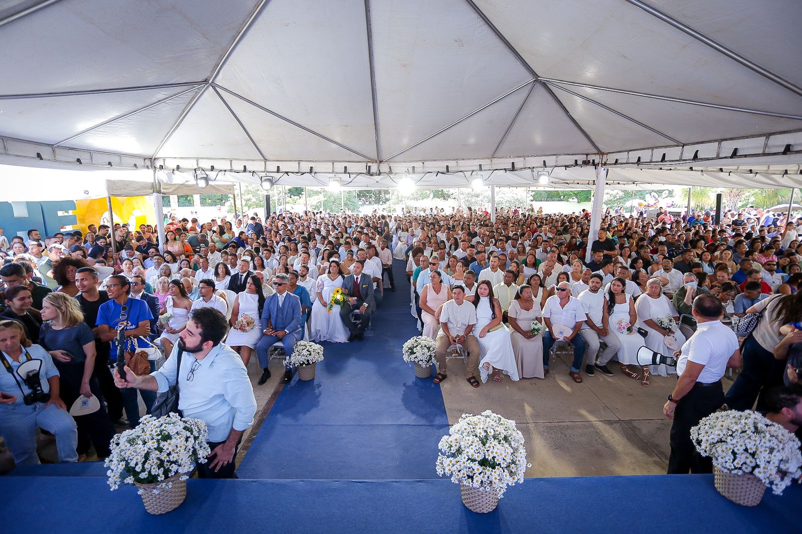Mais de 180 casais oficializam união em casamento comunitário realizado no Centro de Teresina