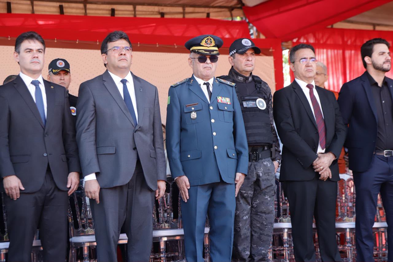 Governo do Piauí nomeia 200 soldados, promove 77 militares e entrega maior investimento da história do Corpo de Bombeiros