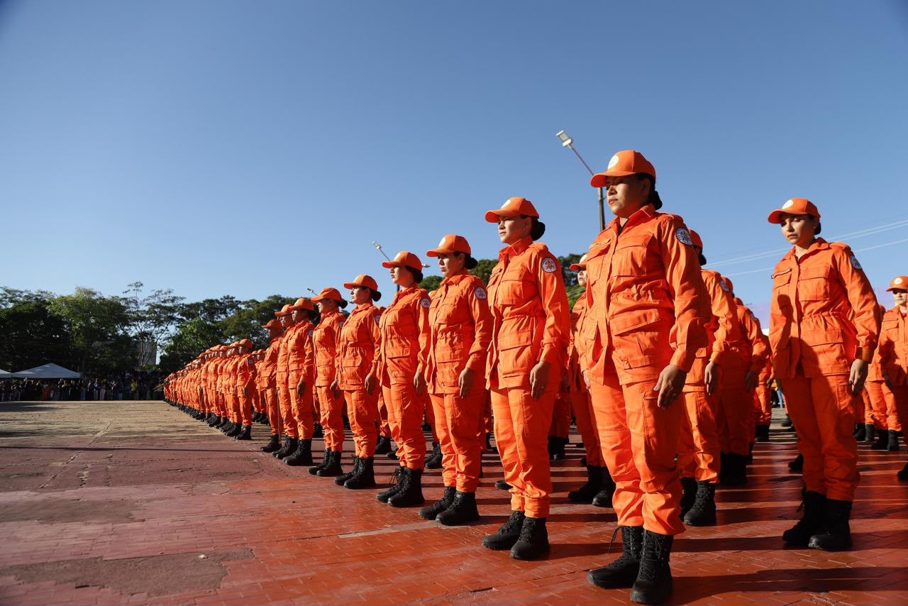 Governo do Piauí nomeia 200 soldados, promove 77 militares e entrega maior investimento da história do Corpo de Bombeiros