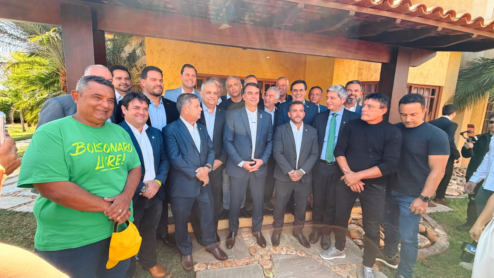 Pré-candidato ao Senado pelo Piauí, Tiago Junqueira cumpre agenda com Flávio Bolsonaro em Brasília